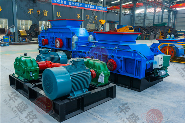 用戶在使用對(duì)輥制砂機(jī)中出現(xiàn)錘頭磨損的情況